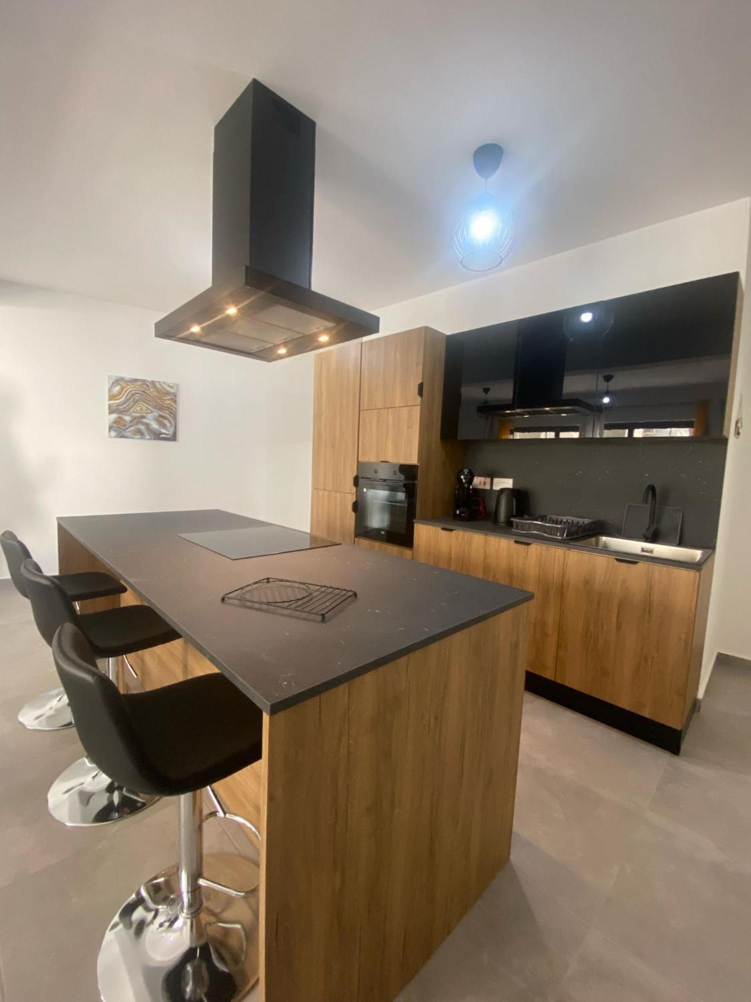 Brand New 2 Bedroom Apartment Pietà エクステリア 写真
